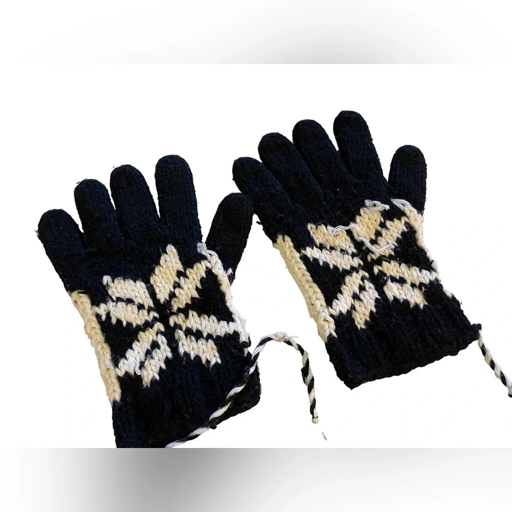 Warm Woolly Winter Gloves - Picture 2 of 5